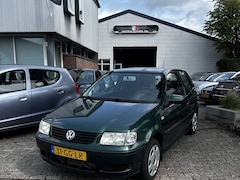 Volkswagen Polo - 1.4-16V Trendline Apk 07-07-2026 Zeer nette en goed rijdende VW Polo automaat met o.a Clim