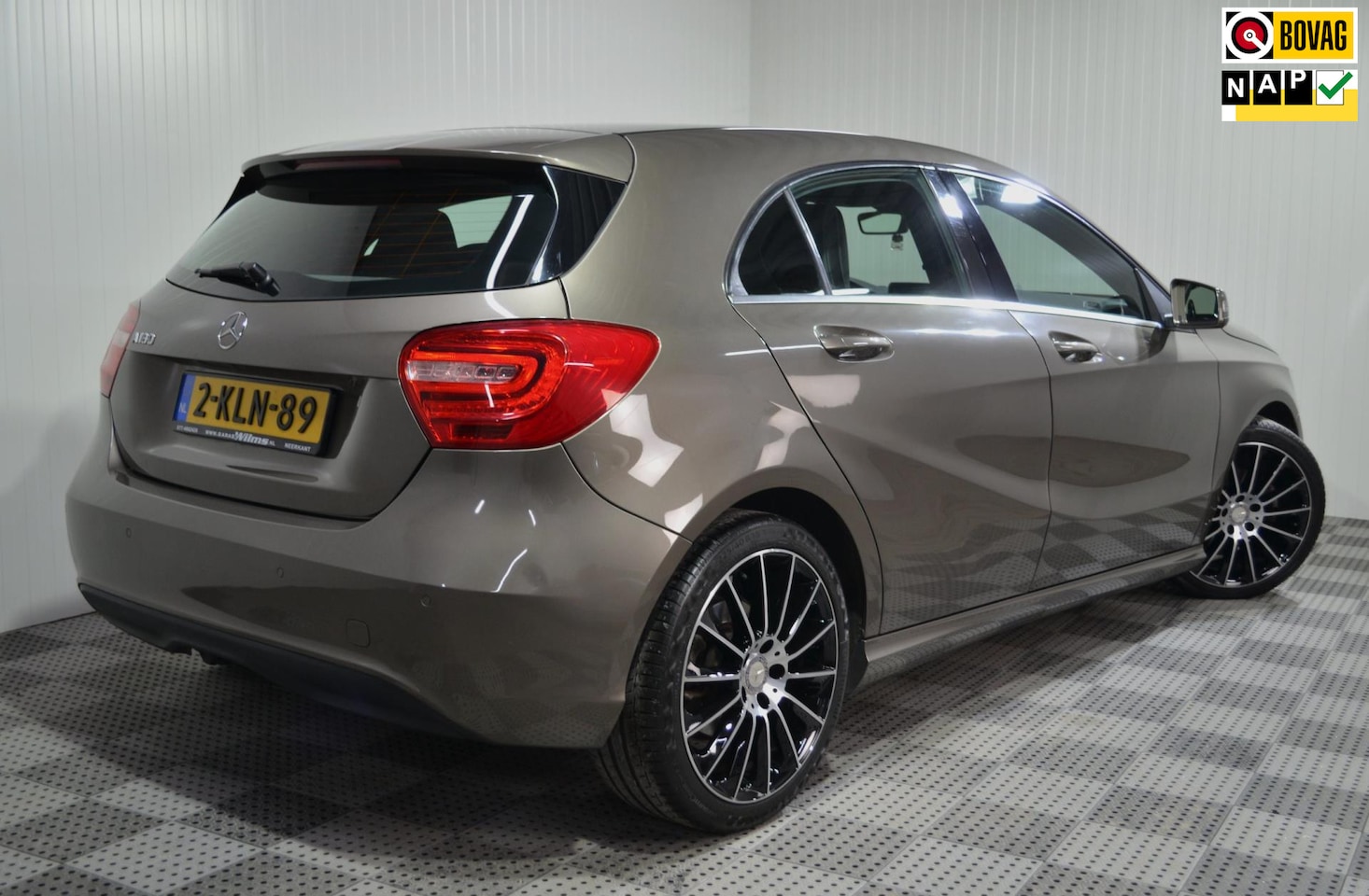 Mercedes-Benz A-klasse - 180 Edition Navigatie 4U3 / Trekhaak / Xenon / 1 eigenaar / NL auto - AutoWereld.nl