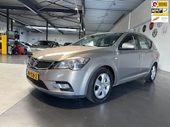 Kia Cee'd Sporty Wagon - 1.4 CVVT Navigator Plus Pack/Apk nieuw bij aflevering