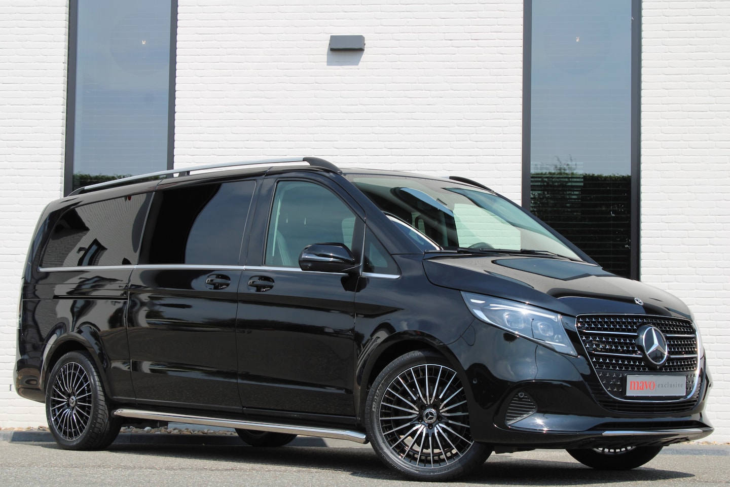 Mercedes-Benz V-klasse - 300d / XXL / DC / 4-matic / 2x Elec Schuifd / 360 Camera / Vol Opties / NIEUWSTAAT - AutoWereld.nl