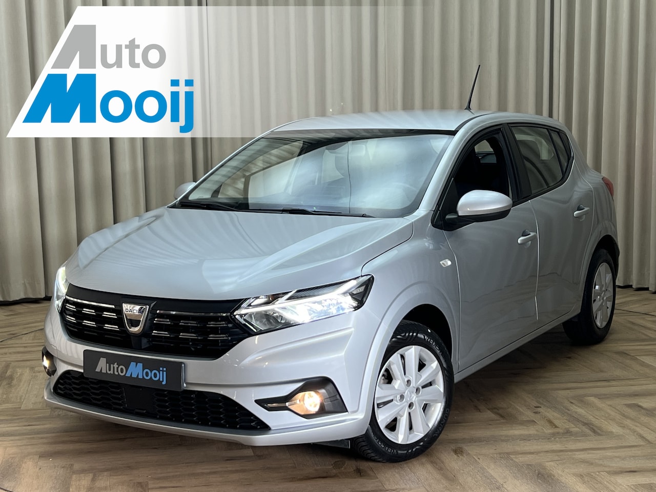 Dacia Sandero - 1.0 TCe 90 *LPG* Eerste Eigenaar / Carplay / Navigatie / Cruise / LED / Airco - AutoWereld.nl