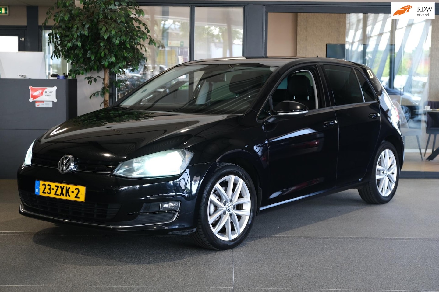 Volkswagen Golf - 1.2 TSI Highline DSG Navi Cruise Trekhaak - AutoWereld.nl