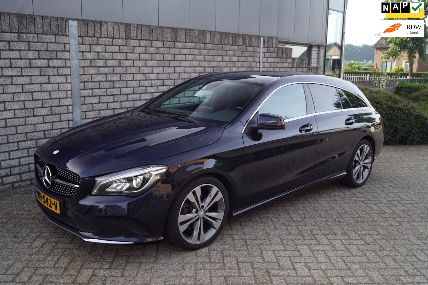 Mercedes-Benz CLA-klasse Shooting Brake - 200 Prestige Autom Half Leder Sportst Stoeverw Navi Camera Clima Cruise 2x PDC LMV Trekh . - AutoWereld.nl