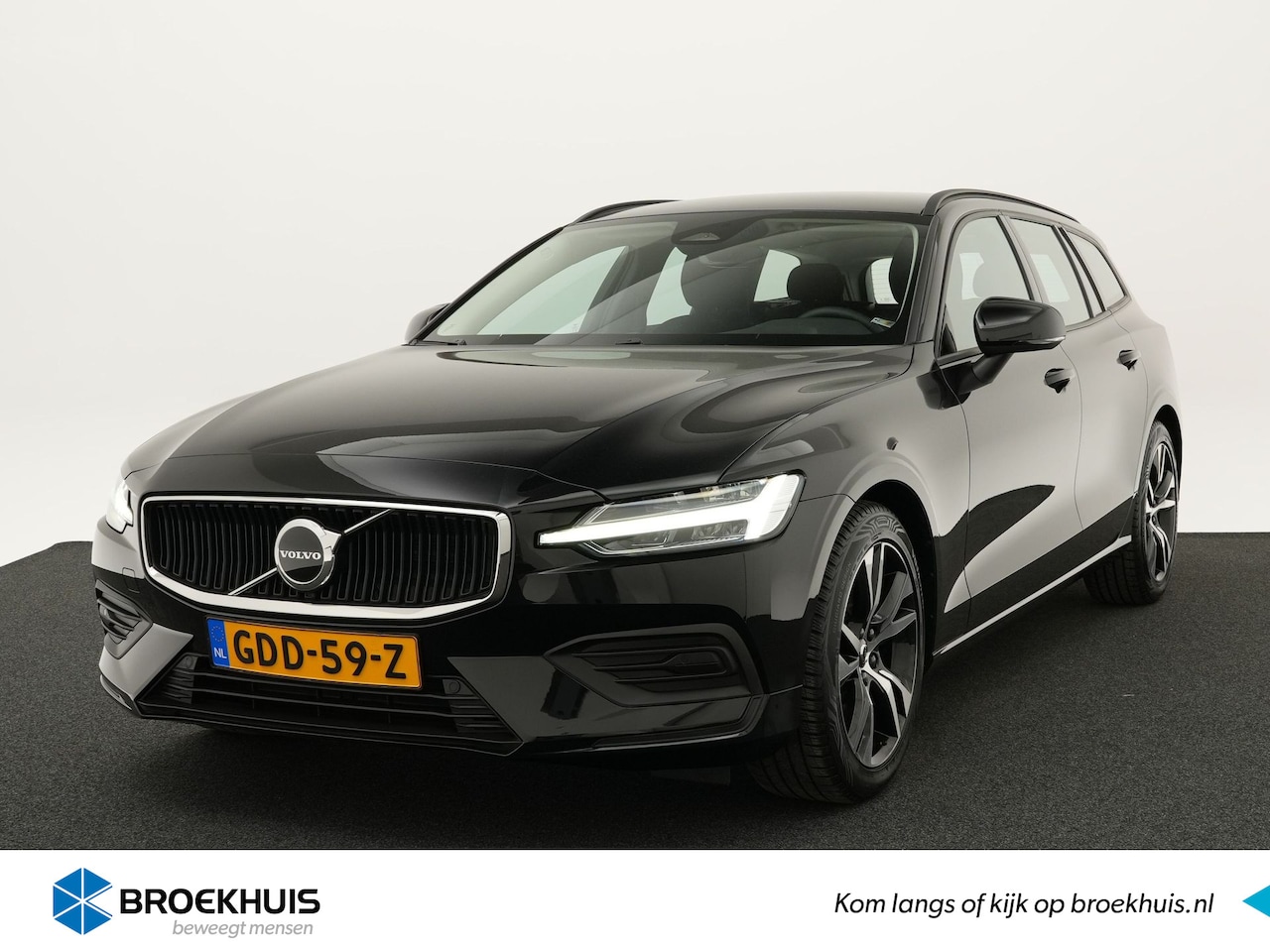 Volvo V60 - 2.0 B3 Essential Edition | Trekhaak | Adaptive Cruise | BLIS | Stoel- & stuurwielverwarmin - AutoWereld.nl