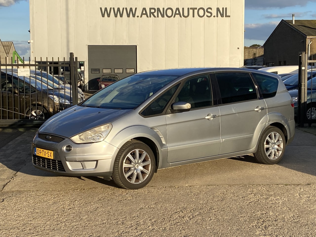 Ford S-Max - 2.0-16V 2.0-16V 146 PK, MEENEEMRPIJS LEES TEKST, AIRCO(CLIMA) IJSKOUD, CRUISE CONTROL, APK TOT 13- - AutoWereld.nl