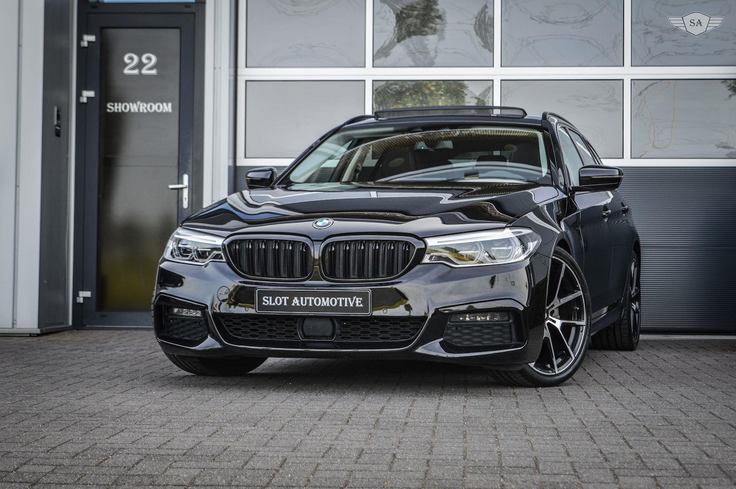 BMW 5-serie Touring - 520d High Executive | PANO | LEDER | HUD | ACC | Nette Auto - AutoWereld.nl