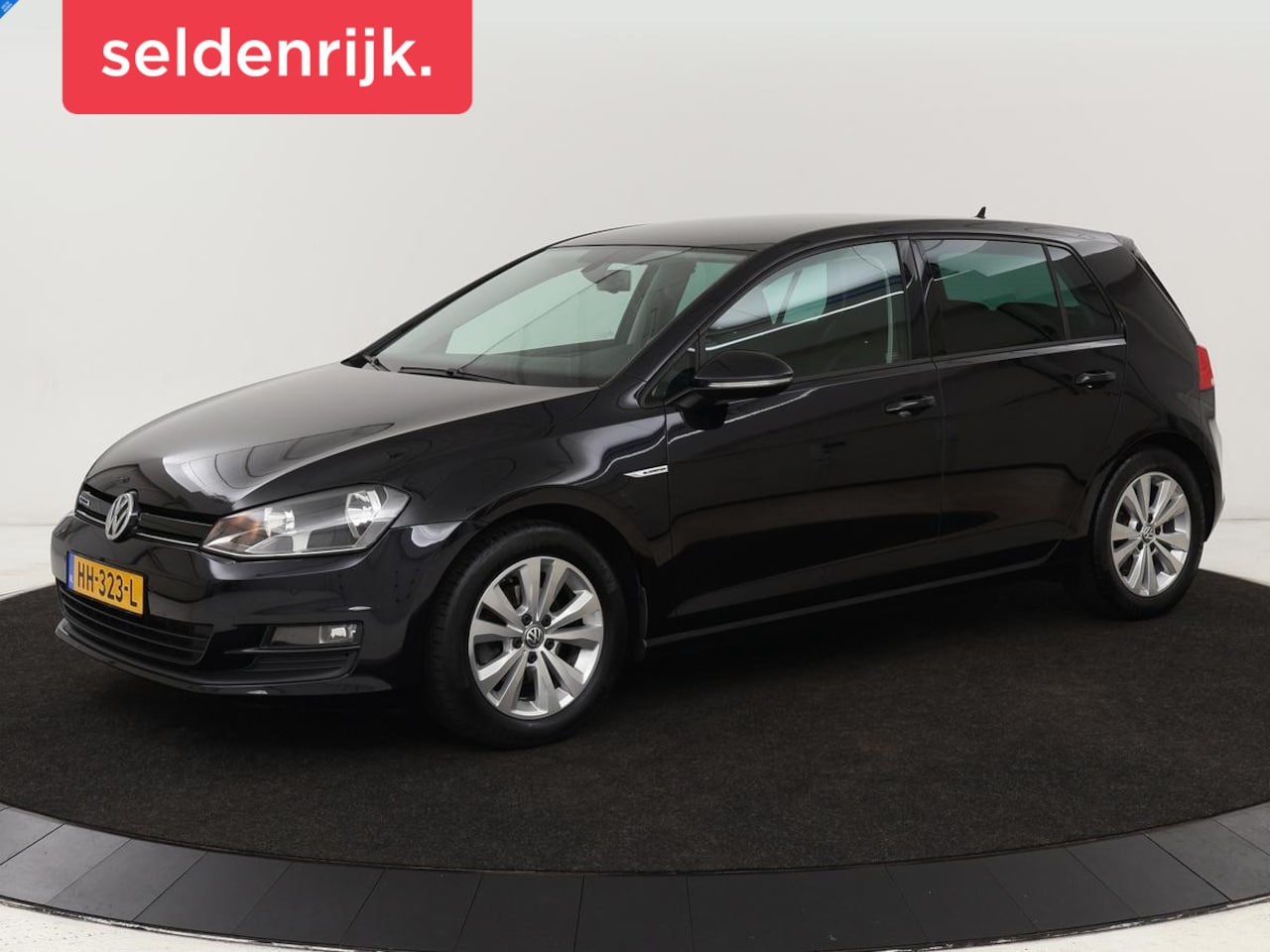 Volkswagen Golf - 1.0 TSI Business Edition Connected | Camera | Cruise control | Carplay | Climate control | - AutoWereld.nl
