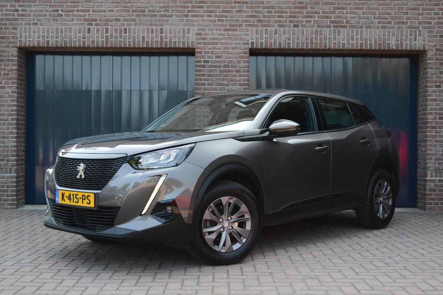 Peugeot 2008 - 1.2 PureTech Automaat Blue Lease Active | Trekhaak | Camera | Carplay/Android Auto - AutoWereld.nl