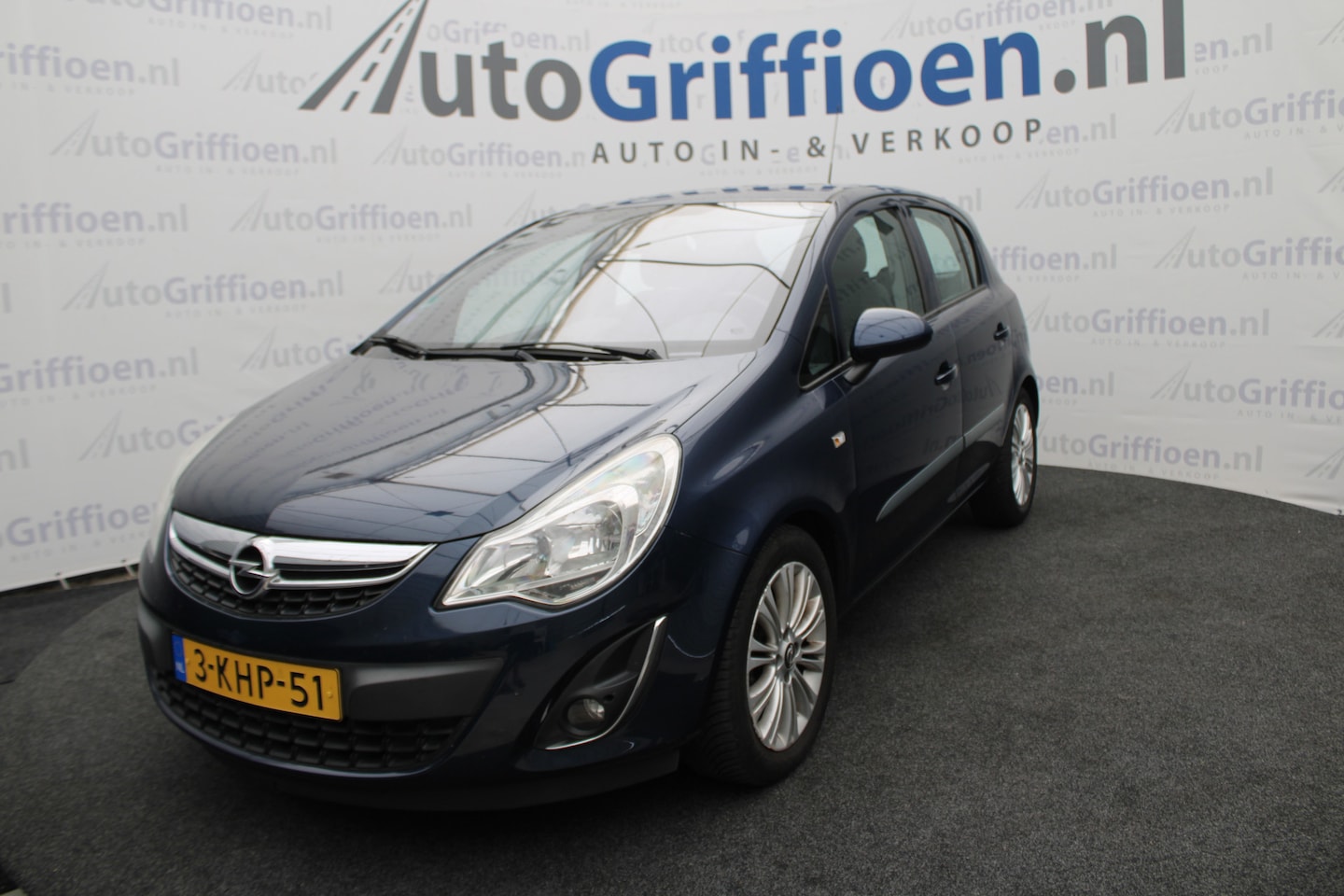 Opel Corsa - 1.4-16V Cosmo nette 5-deurs met navi - AutoWereld.nl