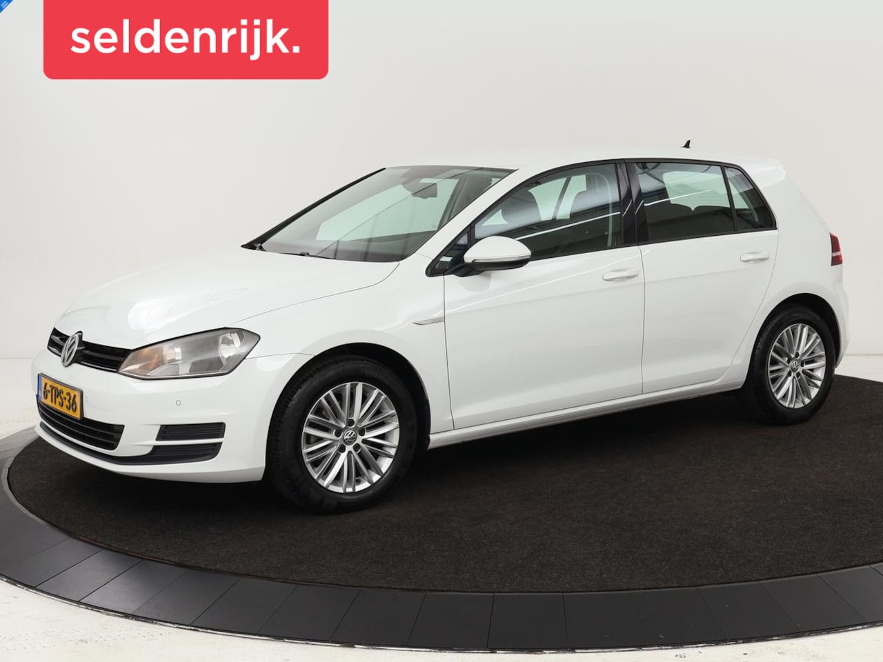 Volkswagen Golf - 1.2 TSI CUP Edition | 1e eigenaar | Cruise control | Trekhaak | PDC | Navigatie | Climate - AutoWereld.nl