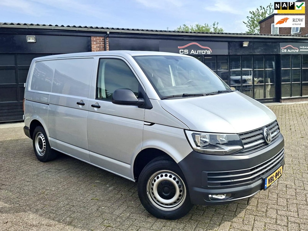 Volkswagen Transporter - 2.0 TDI|150pk|euro6|automaat|8-2019|airco|navi|CarPlay|dab|cruise.control|zeer nette bus - AutoWereld.nl