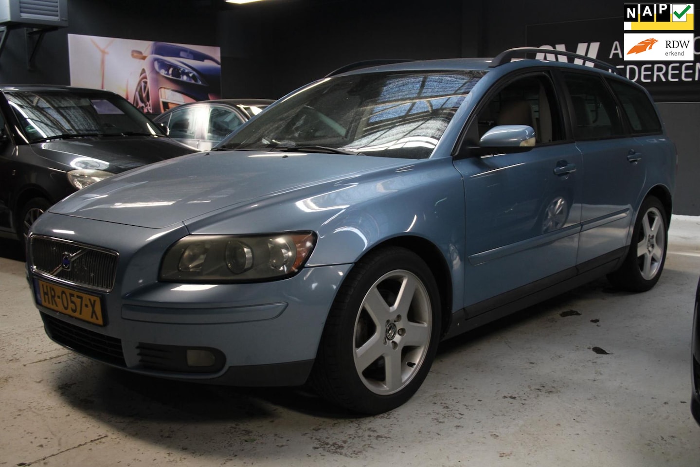 Volvo V50 - 2.4i Elite / nieuwe apk / airco - AutoWereld.nl