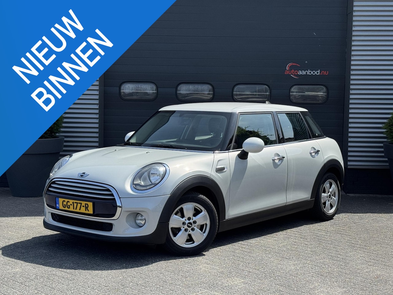 MINI Cooper - Mini 1.5 Business | Navigatie | Cruise Control | Airco | 5 Deurs | - AutoWereld.nl