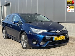 Toyota Avensis Touring Sports - 1.8 VVT-i Aspiration / Camera / Stoelverwarming