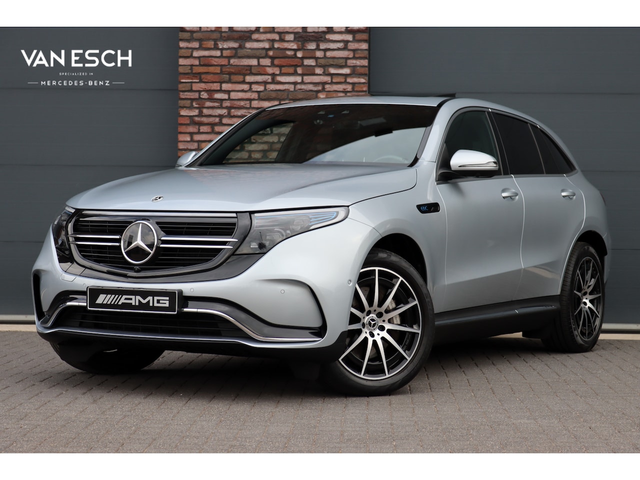 Mercedes-Benz EQC - 400 4-MATIC AMG Line 80 kWh | ex BTW €40.500,- | Schuifdak | Distronic+ | Memory | Massage - AutoWereld.nl