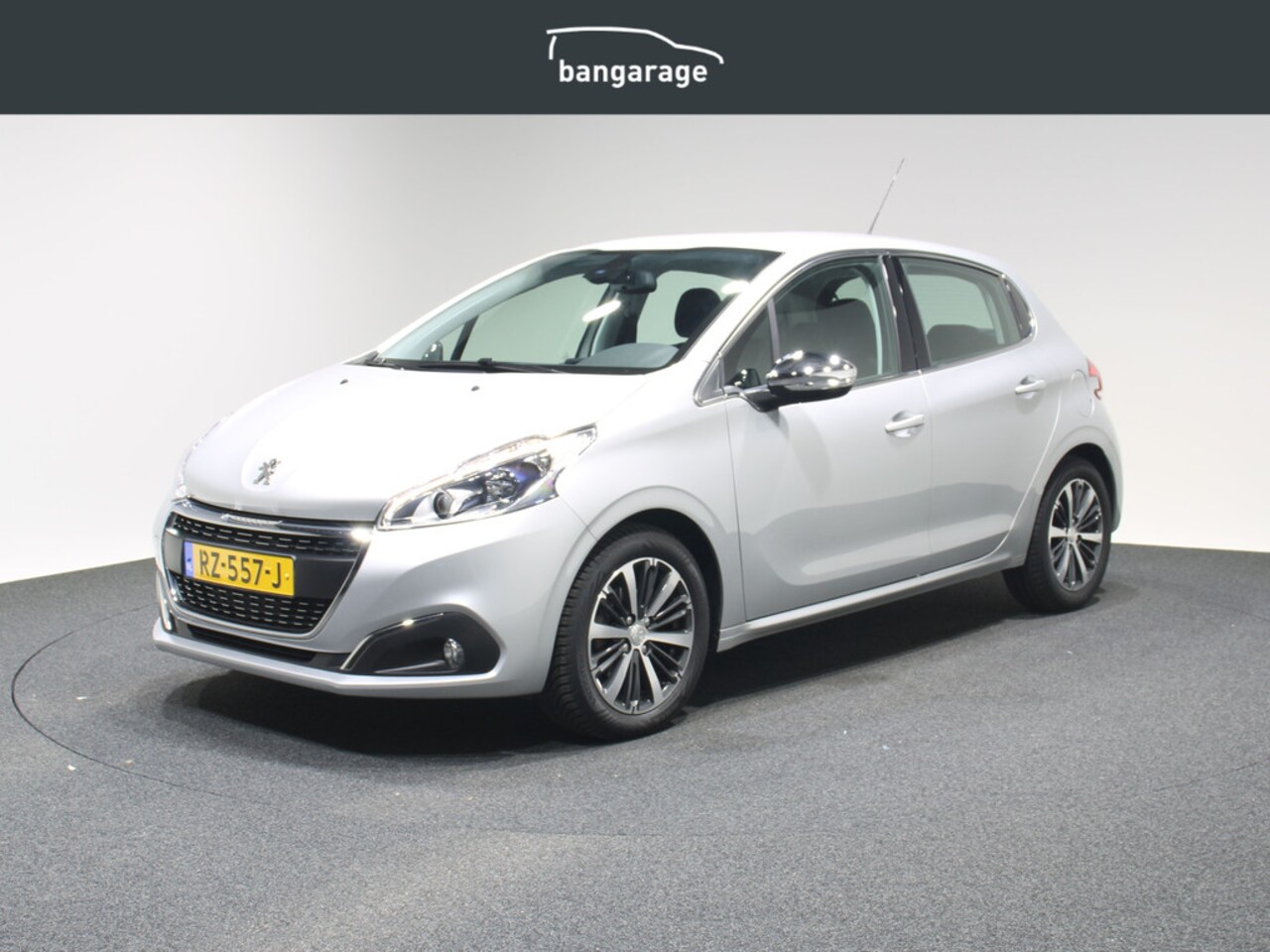 Peugeot 208 - 1.2 PureTech Allure 56.000 km Automaat Trekhaak - AutoWereld.nl