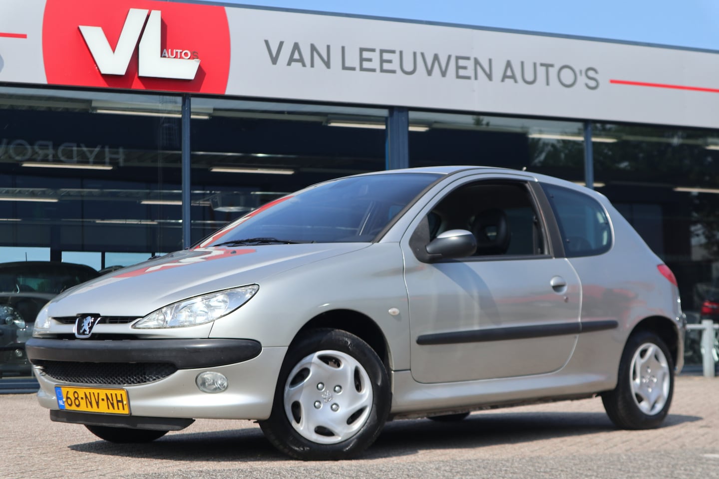 Peugeot 206 - 1.4-16V Gentry Premium | Zo mee | Apk 24-03-2026! - AutoWereld.nl