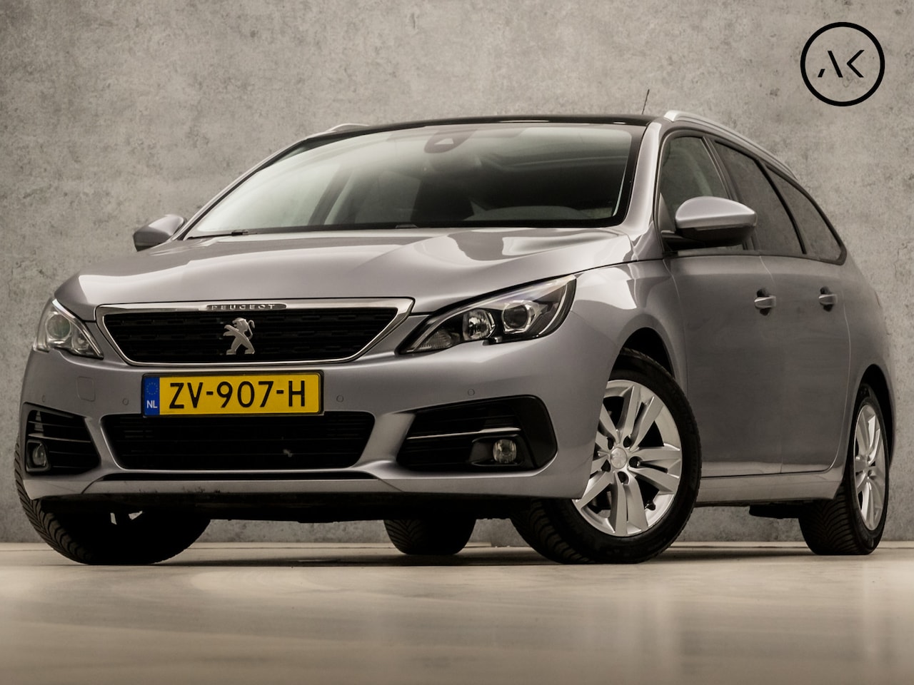 Peugeot 308 SW - 1.2 PureTech Sport (PANORAMADAK, APPLE CARPLAY, GROOT NAVI, PARKEERSENSOREN, SPORTSTOELEN, - AutoWereld.nl