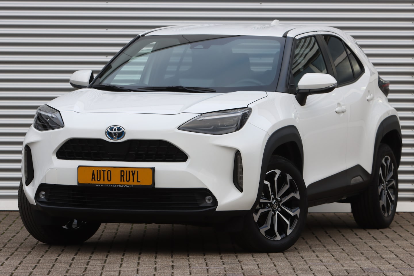 Toyota Yaris Cross - 1.5 Hybrid Team-D Wit-parelmoer / Winter Pack / Navi - AutoWereld.nl