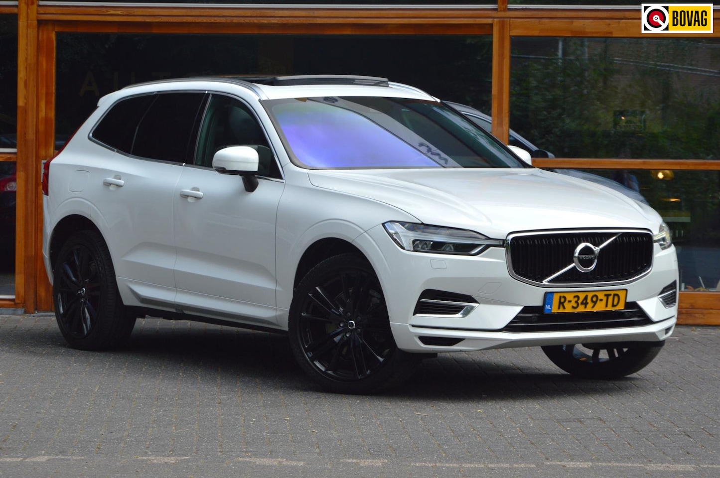 Volvo XC60 - T8 Hybride AWD | Luchtvering | Pilot-Assist | Trekhaak 2100KG | Stoel + Stuur Verwarmd | C - AutoWereld.nl