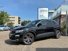 Volkswagen T-Roc - 1.0 TSI Style Trekhaak 18'' LM velgen PDC V+A