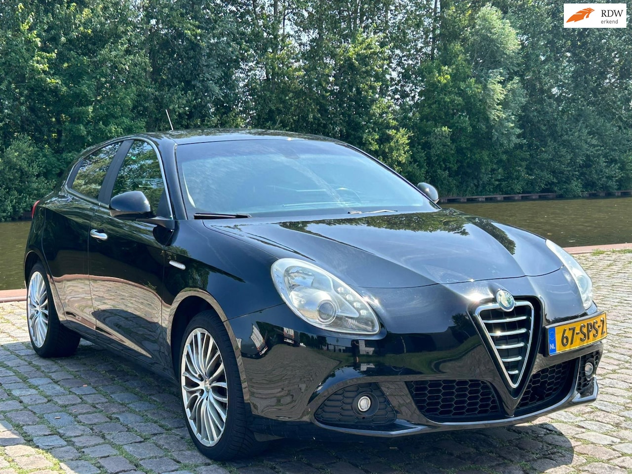 Alfa Romeo Giulietta - 1.4 T Distinctive Automaat airco cruis control cv op afs - AutoWereld.nl
