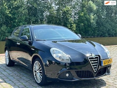 Alfa Romeo Giulietta - 1.4 T Distinctive Automaat airco cruis control cv op afs