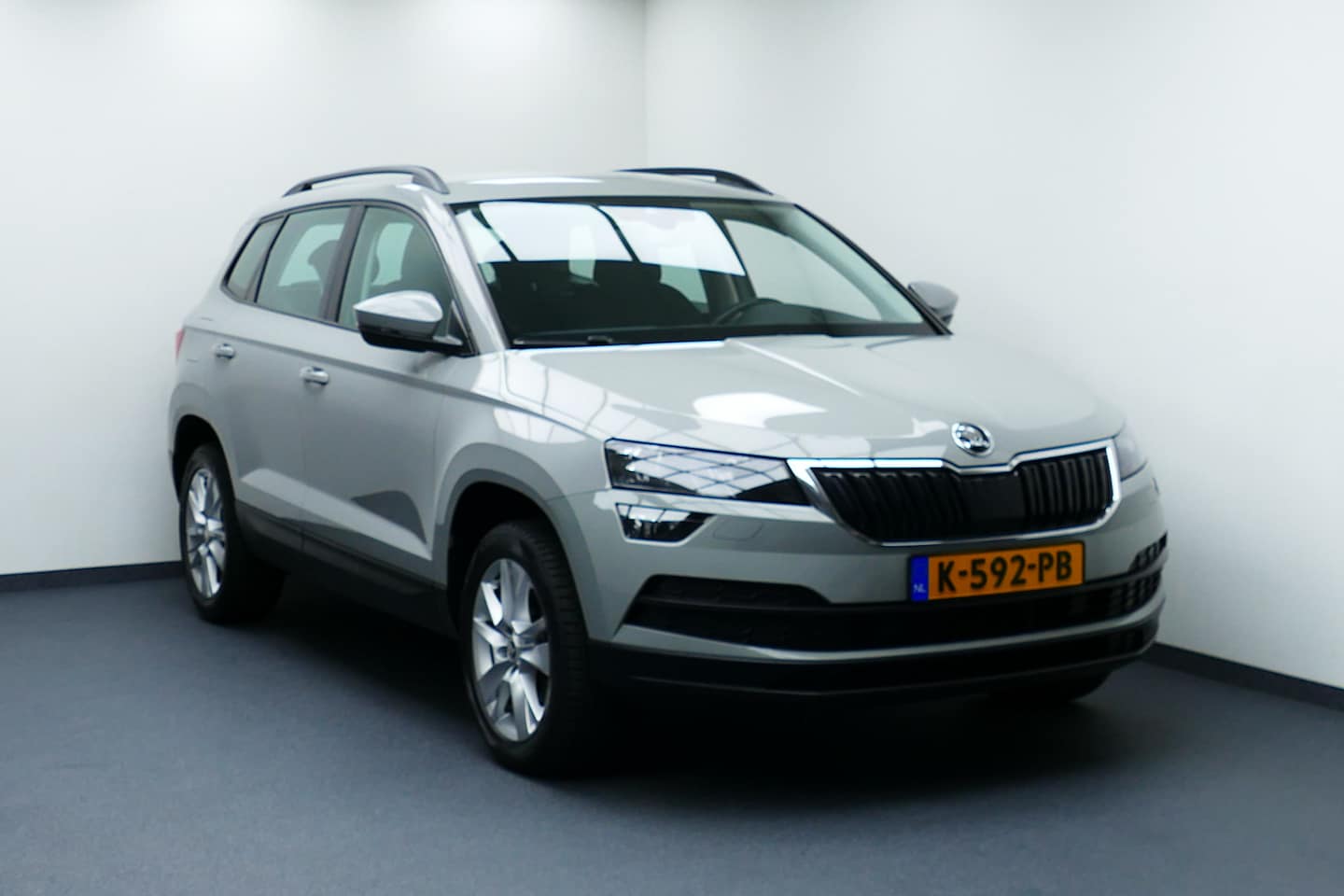 Skoda Karoq - 1.5 150pk TSI ACT Style. Carplay/Android Navi, Stoelverw, 17"LMV, Haak 1500kg - AutoWereld.nl