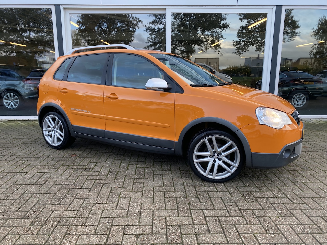 Volkswagen Polo - 1.4-16V Cross 50% deal 2.475,- ACTIE Schuif-Kantel dak / Cruise / LMV / Clima - AutoWereld.nl