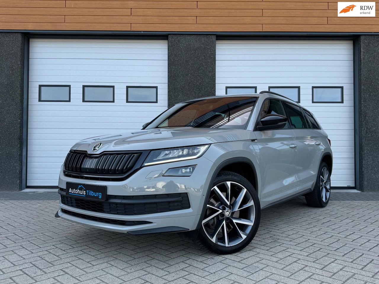 Skoda Kodiaq - 2.0 TSI 4x4 Sportline Pano Trekhaak 360' Vol - AutoWereld.nl