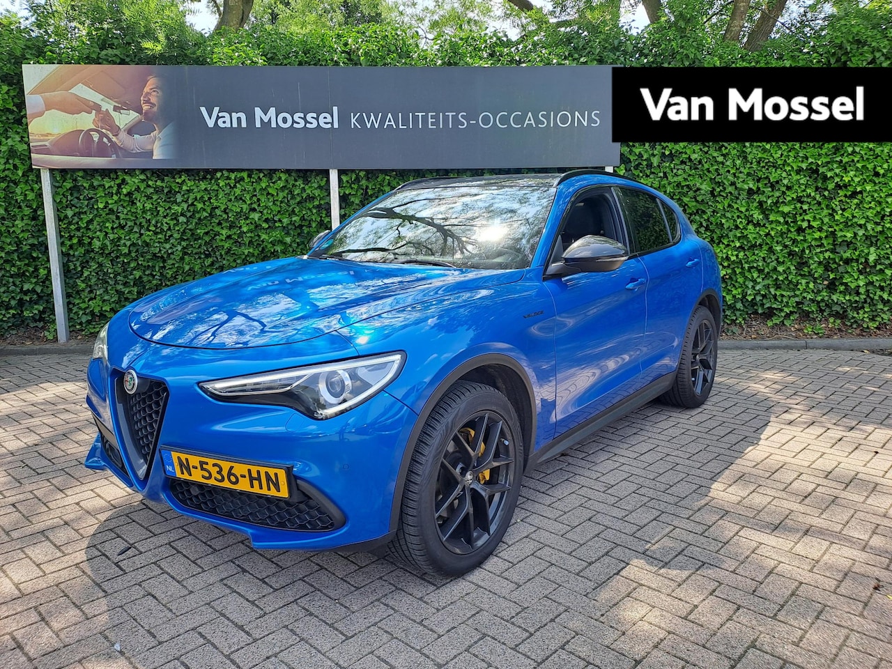 Alfa Romeo Stelvio - 2.0 T AWD B-Tech | PANO-SCHUIFDAK | LEER | CAMERA | NAVIGATIE | STOEL-STUURWIELVERWARMING - AutoWereld.nl