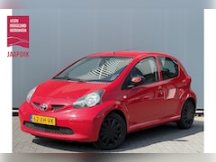 Toyota Aygo - 1.0-12V + STUURBEKR. / AIRCO / CENTR. VERGR. / ELECTR RAMEN VOOR