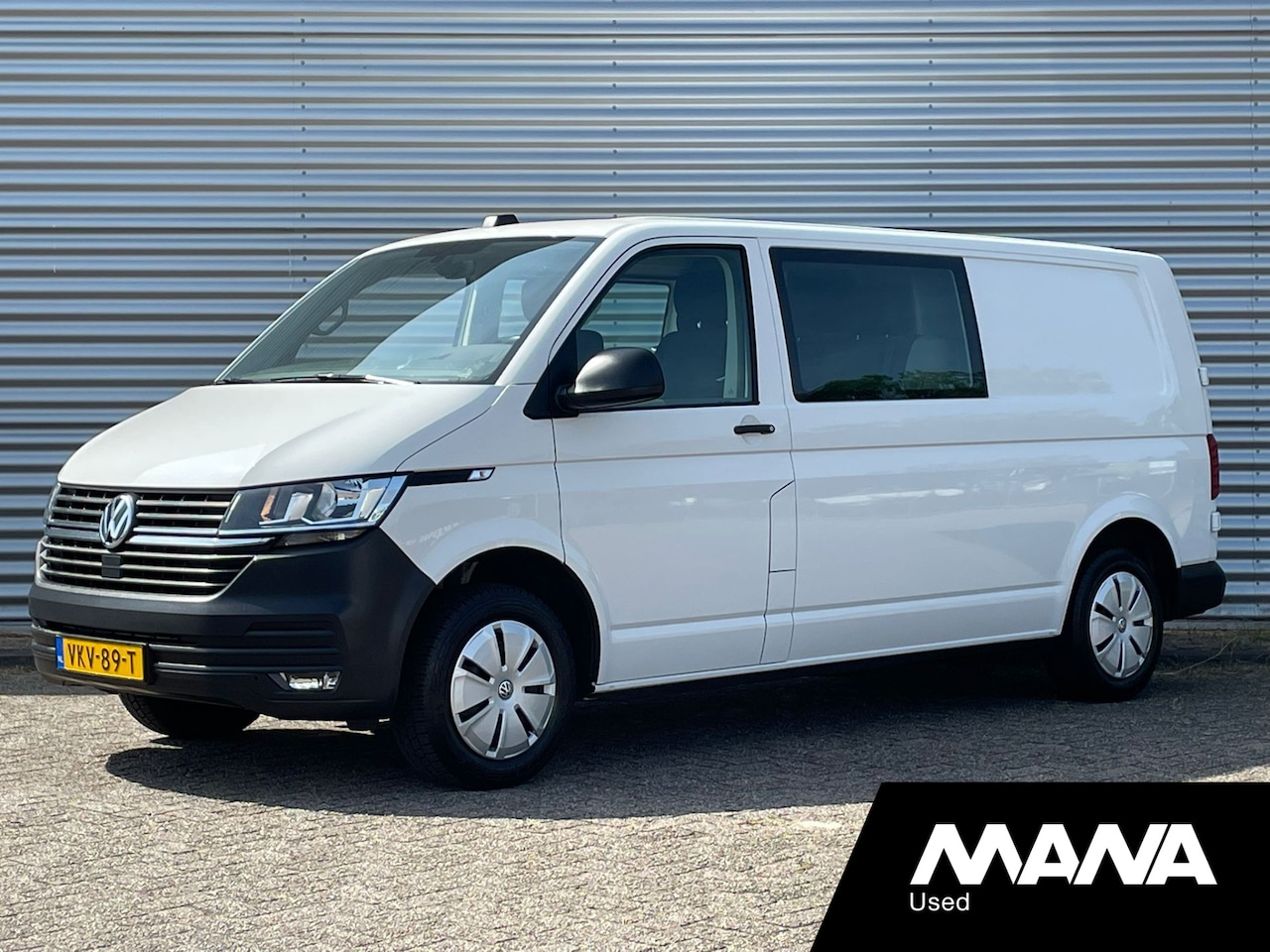 Volkswagen Transporter - 2.0TDI L2H1 150PK DC Automaat DSG Cruise Navi DAB Carplay - AutoWereld.nl