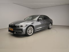 BMW 3-serie - Sedan 320i | LED | Leder | Navigatie | Sportstoelen | Stoelverwarming | DAB | Hifi speaker