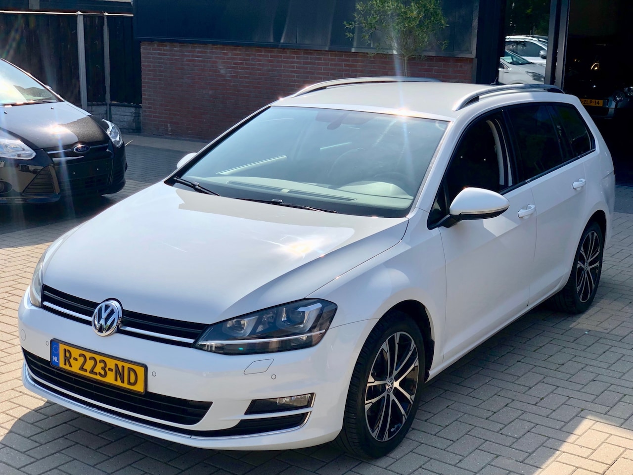 Volkswagen Golf Variant - 1.4 TSI 150pk Highline AUTOMAAT NIEUWSTAAT LED NAVI CRUISE CLIMA XENON - AutoWereld.nl