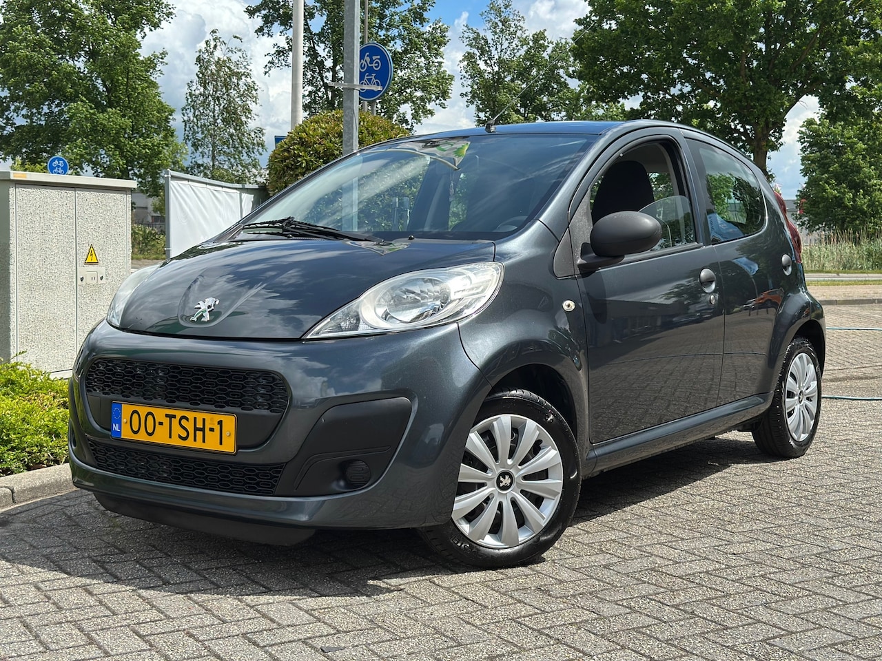 Peugeot 107 - 1.0 Access Accent facelift airco 5drs - AutoWereld.nl