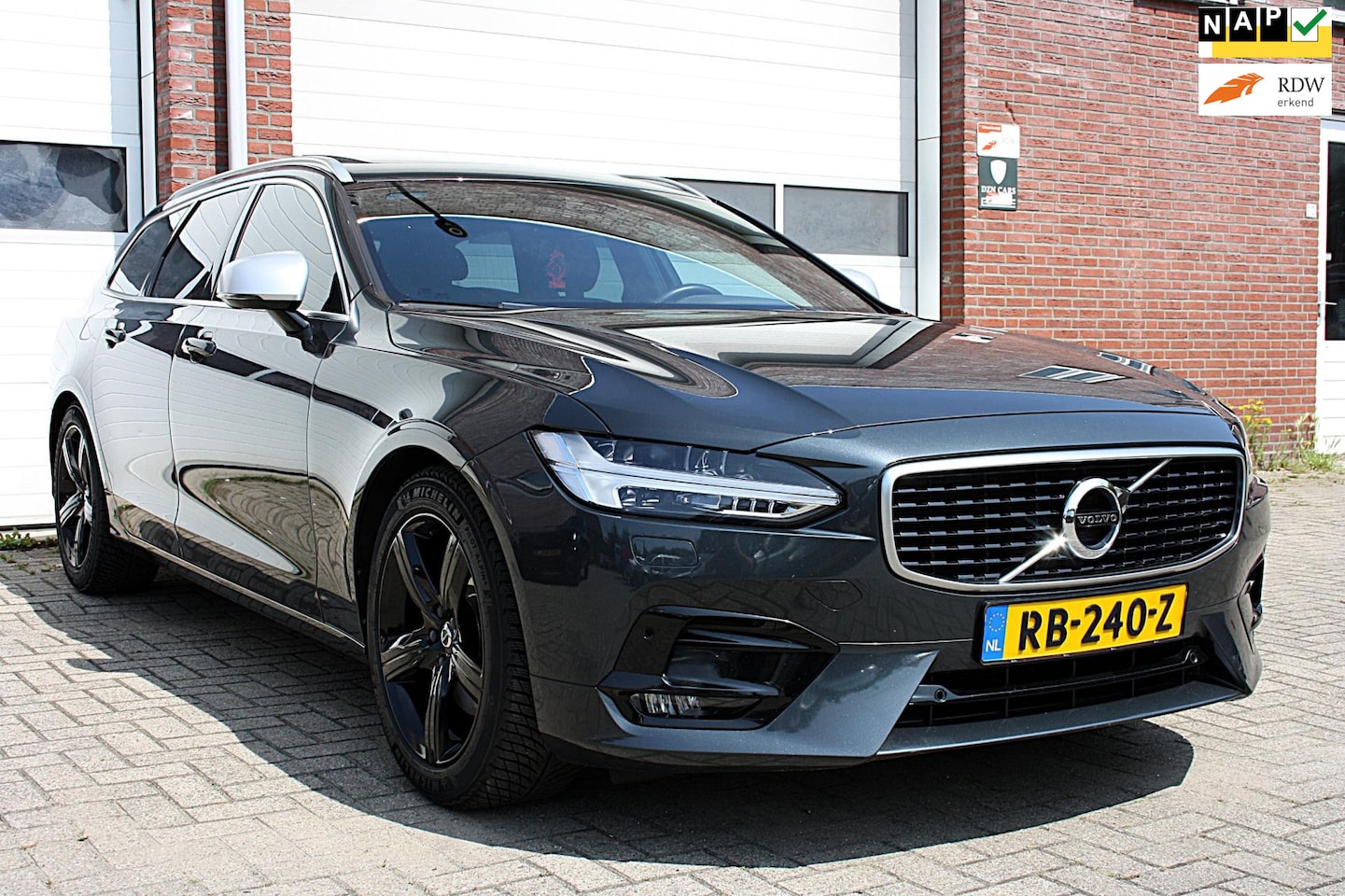 Volvo V90 - 2.0 D3 R-Design |NAP|PANO|ADAPTIVE CRUISE CONTROL| LINE ASSISTENT - AutoWereld.nl