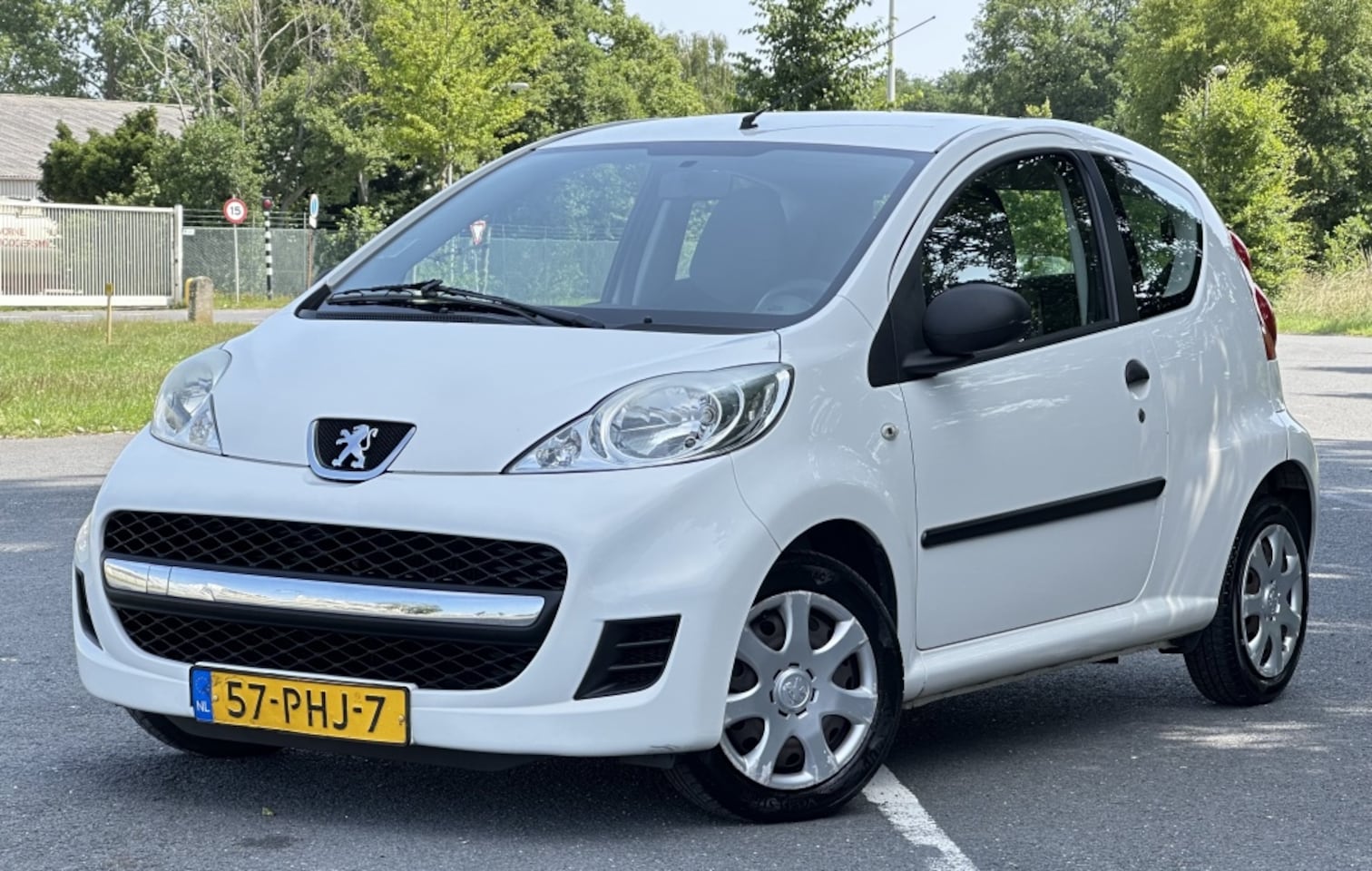 Peugeot 107 - 1.0-12V XR 1.0-12V XR - AutoWereld.nl