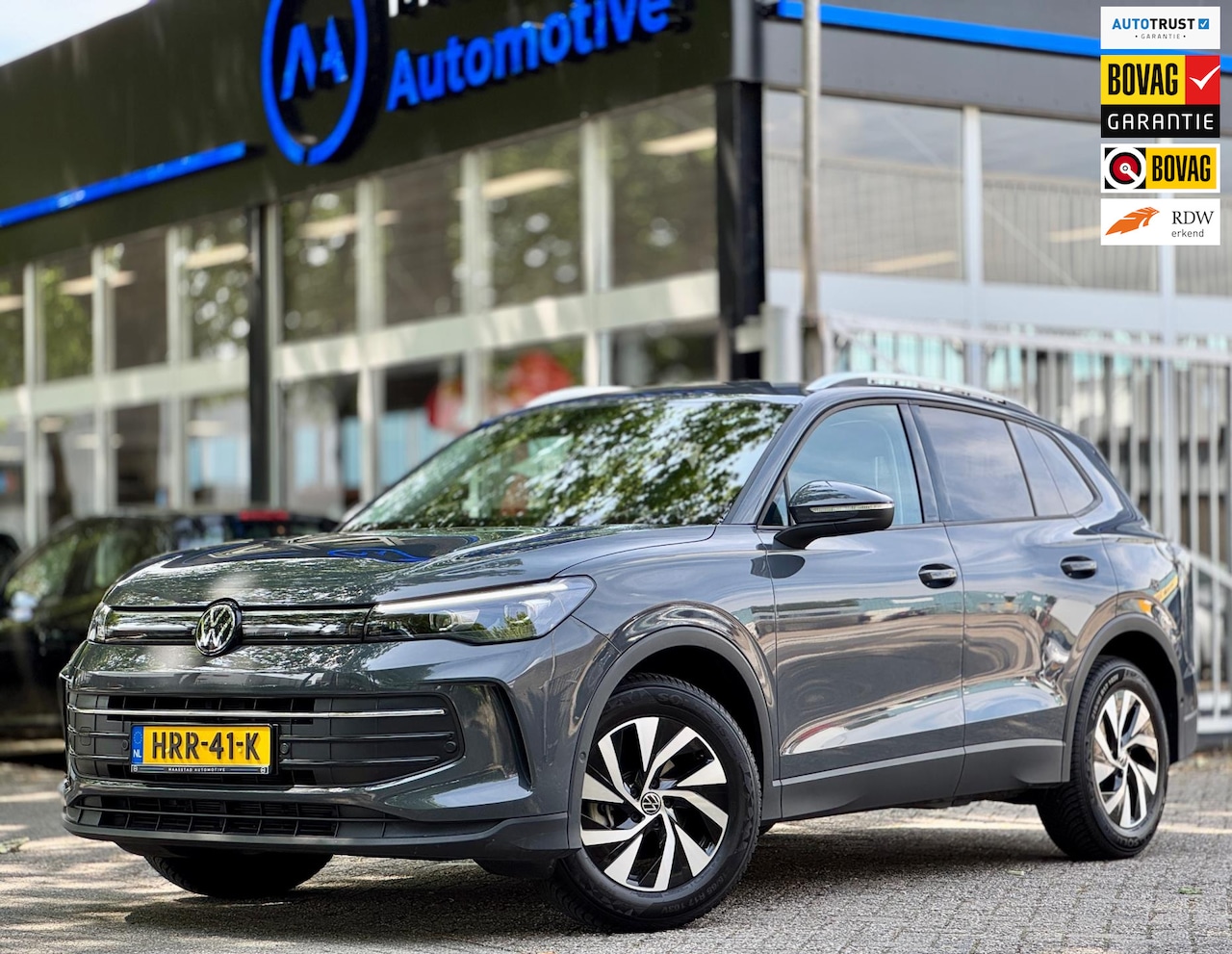 Volkswagen Tiguan - 1.5 eTSI DSG Lane ass Drive pilot CarPlay 150 PK Keyless Camera Sfeerverlichting Life edit - AutoWereld.nl