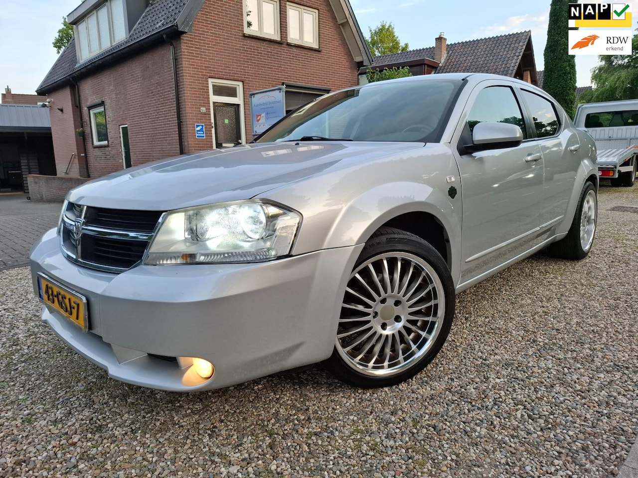 Dodge Avenger - 2.7 V6 SXT nwe APK navi PDC 19" climat etc - AutoWereld.nl