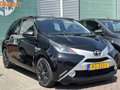 Toyota Aygo - 1.0 VVT-i x-play / Carplay / Camera / Nap / Airco / 5-drs