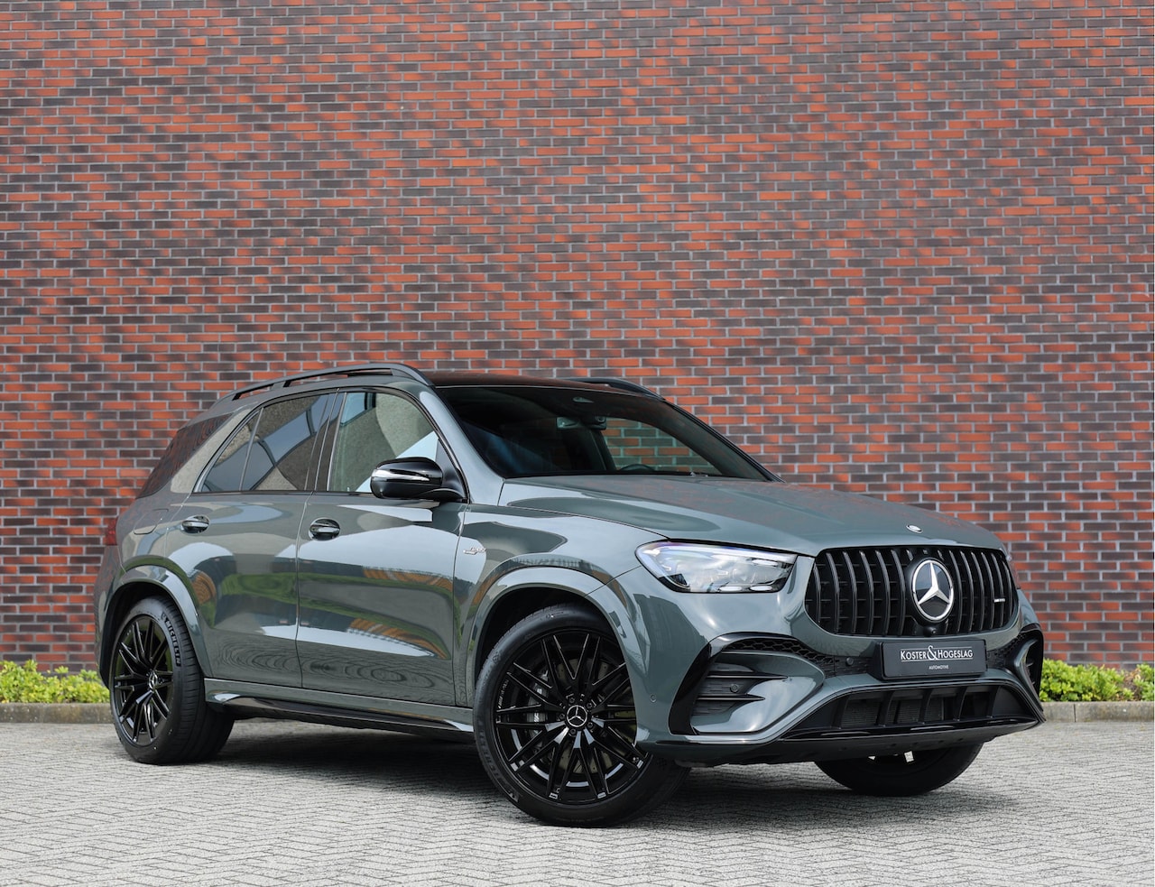 Mercedes-Benz GLE-Klasse - AMG 53 Hybrid 4MATIC+ | Silizium Grey - Trekhaak - AutoWereld.nl