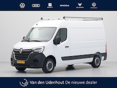 Renault Master - T35 2.3 dCi 135 L2H2 Comfort Navigatie Trekhaak Airco Cruise Carplay Camera