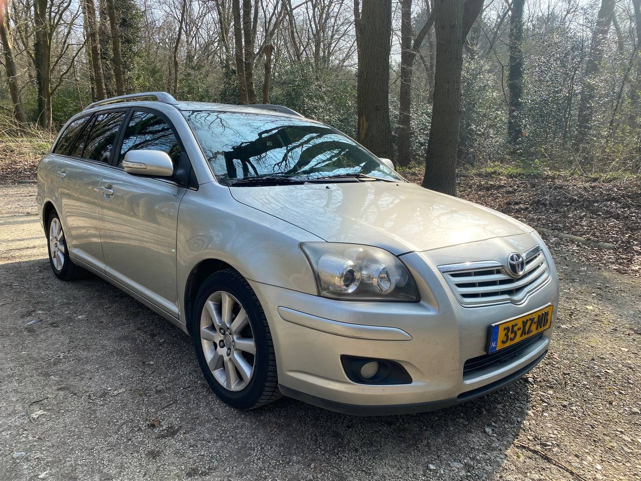 Toyota Avensis Wagon - 2.0 VVTi Luna - AutoWereld.nl