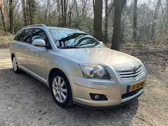 Toyota Avensis Wagon - 2.0 VVTi Luna