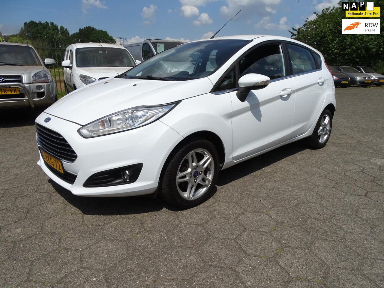 Ford Fiesta - 1.0 Titanium AIRCO/NAV/LMV/5 DEURS - AutoWereld.nl