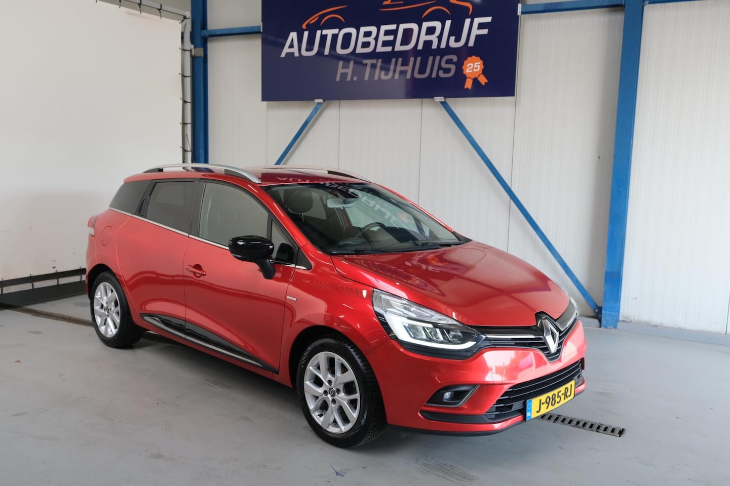 Renault Clio Estate - 0.9 TCe Limited - Airco, Cruise, Navi, PDC. - AutoWereld.nl