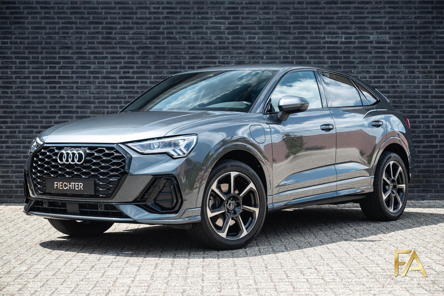 Audi Q3 Sportback - 45 TFSI e S Edition Sfeerverlichting|19 Inch|MatrixLED|Daytonagrau|Trekhaak - AutoWereld.nl