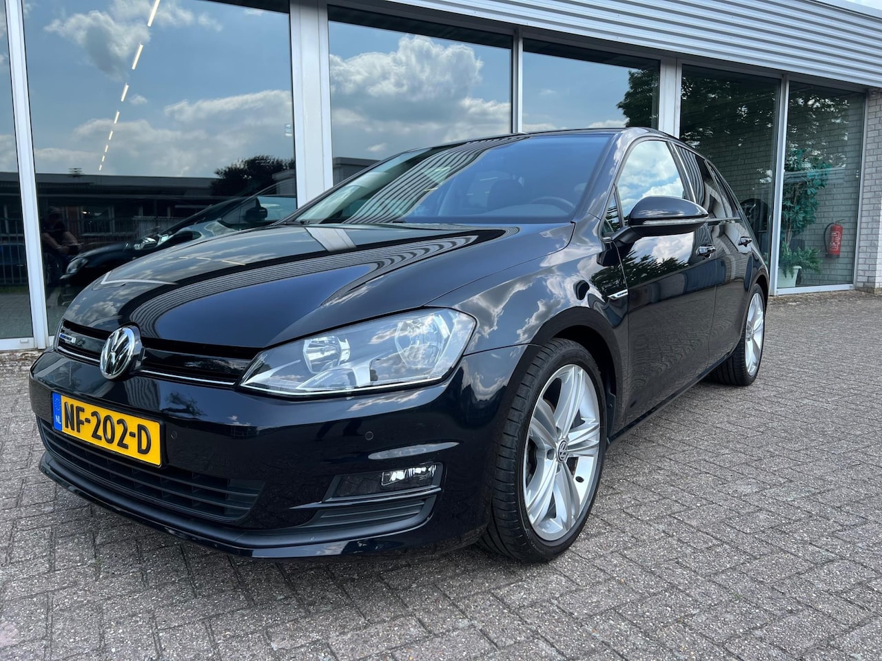 Volkswagen Golf - 1.0 TSI 130 PK Comfortline 5 Deurs, Navi, - AutoWereld.nl