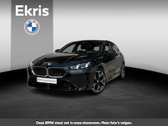 BMW 1-serie - 5-deurs 120 M Sportpakket | Innovation Pack | 18 inch LM M Y-spaak (Styling 975 M) | Trekh